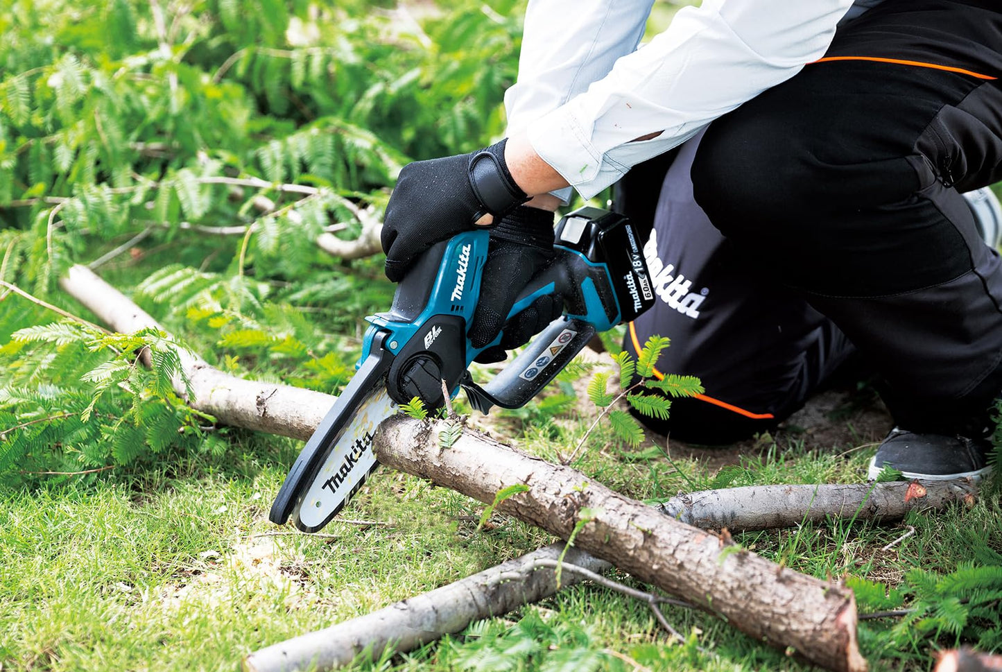 Makita DUC150Z 18V Li-ion LXT Brushless 150mm Pruning Saw, Batteries and Charger Not Included